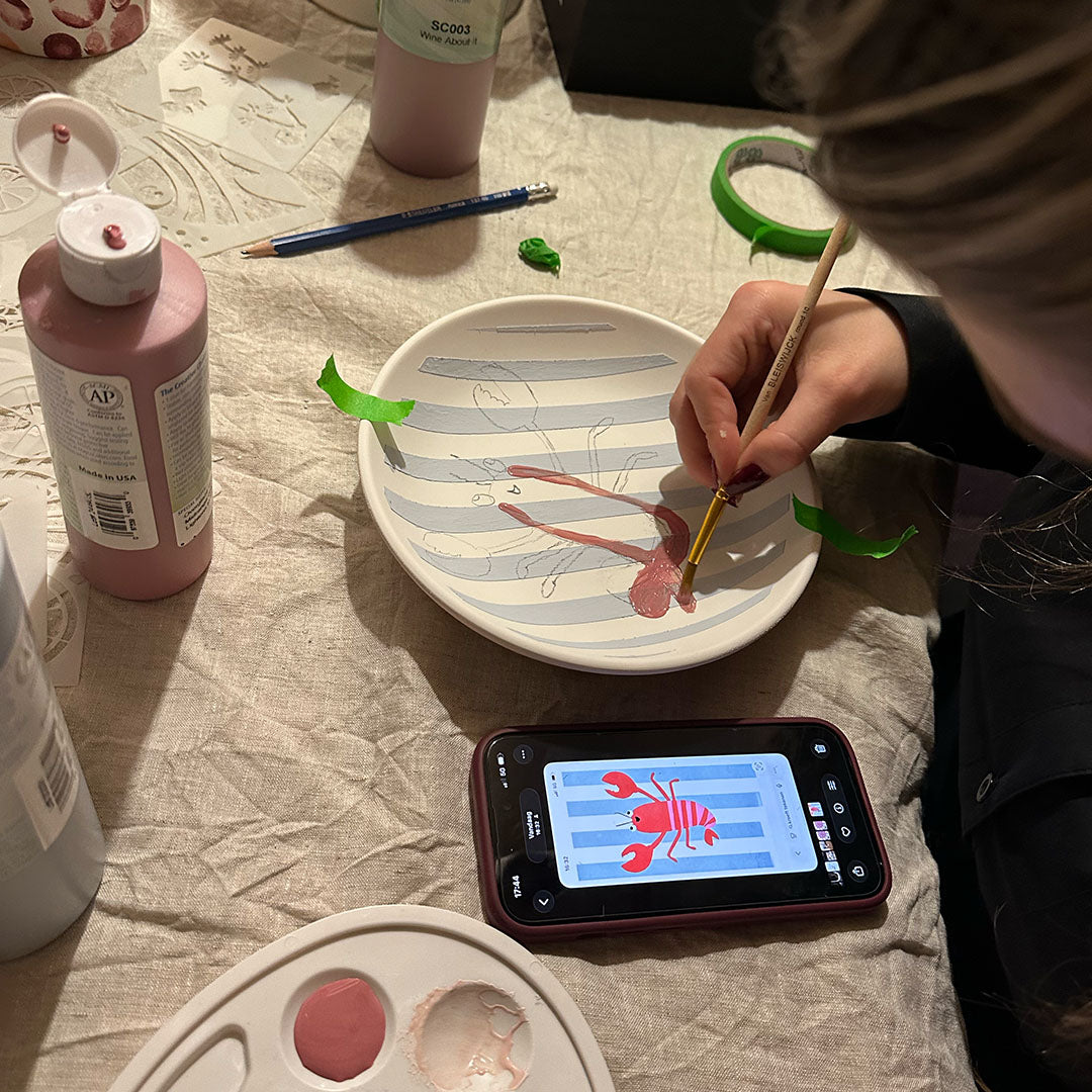 Workshop: keramiek schilderen bij Nyumba