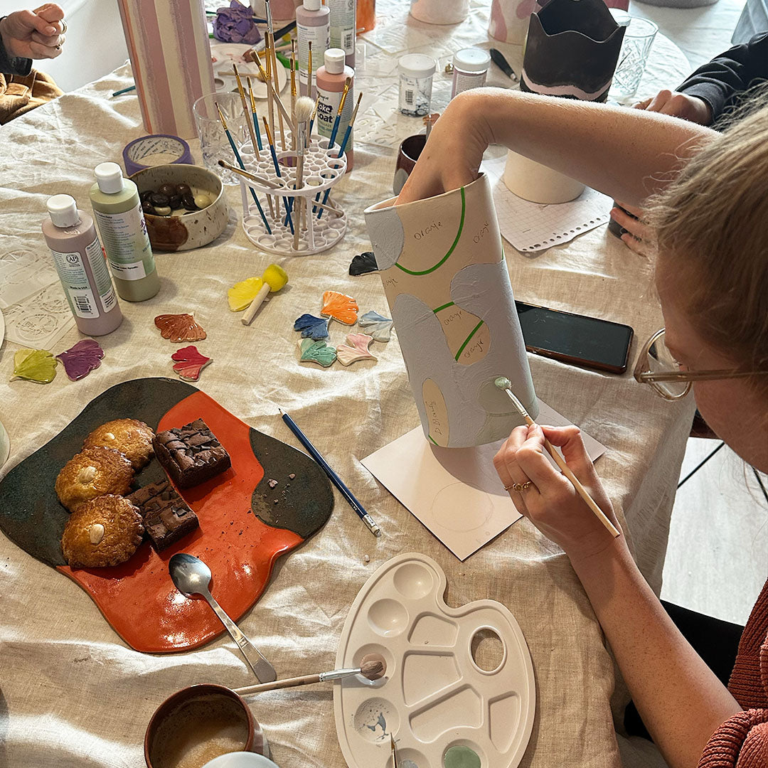 Workshop: wijnkoeler schilderen bij Nyumba