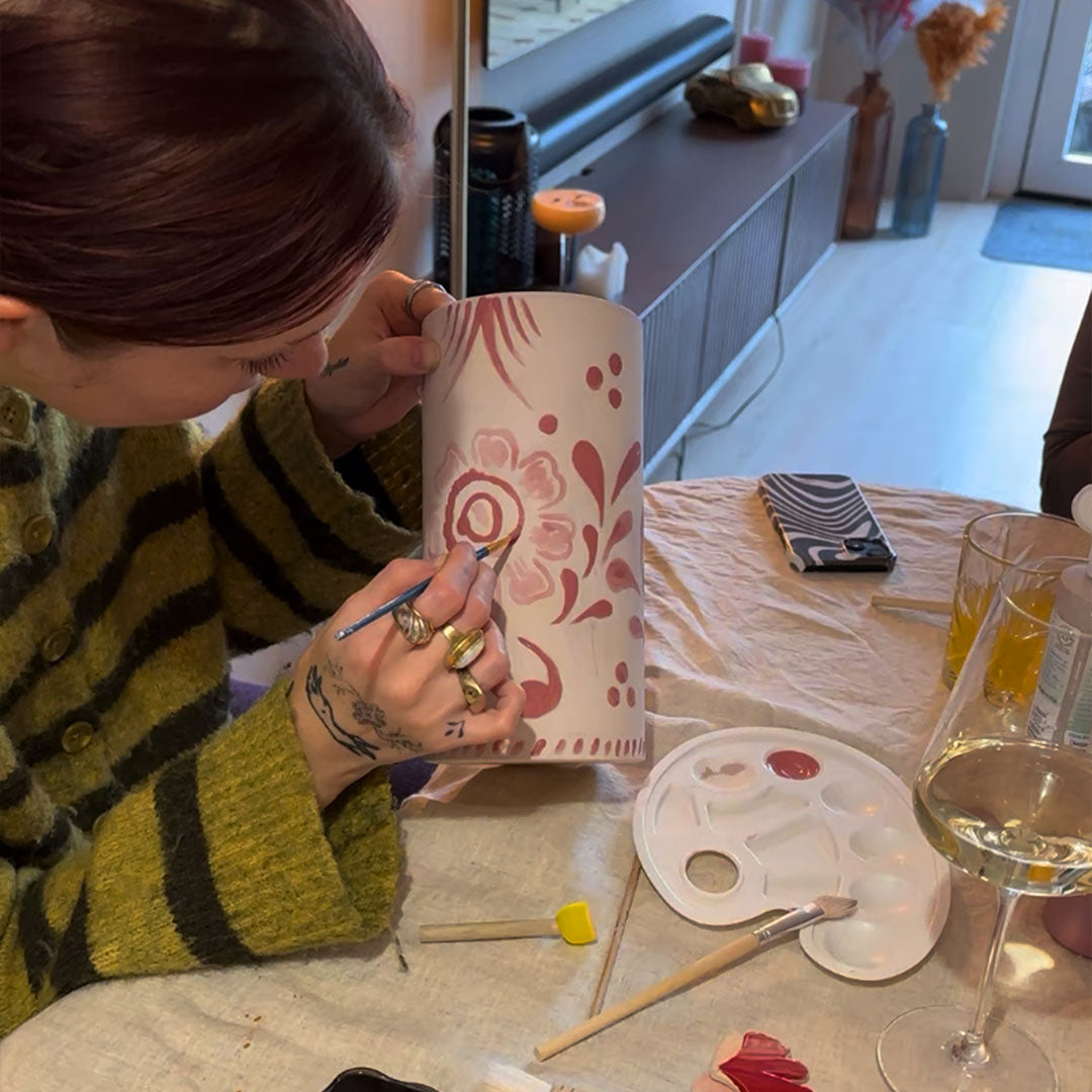 Workshop: wijnkoeler schilderen bij Nyumba