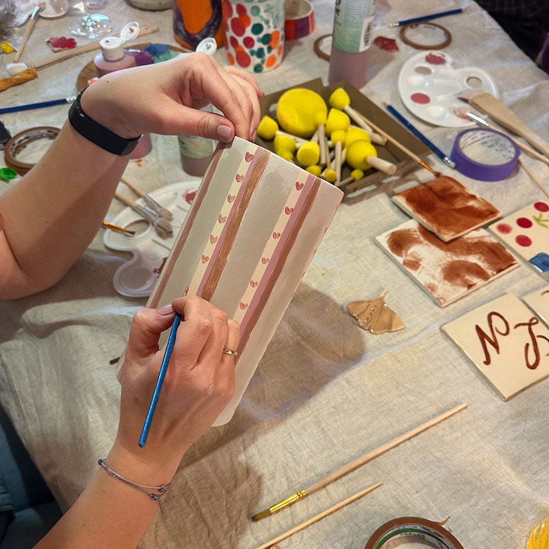 Workshop: wijnkoeler schilderen bij Nyumba